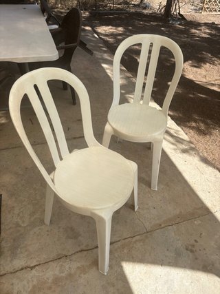 Juego de 2 Sillas de Plástico Blancas