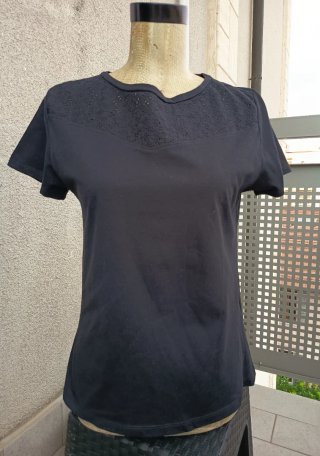 T-shirt disegno traforato
