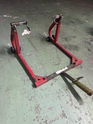 Caballete trasero moto