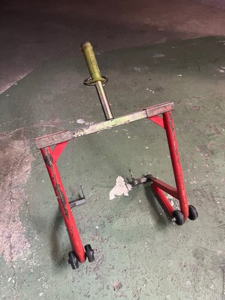 Caballete trasero moto