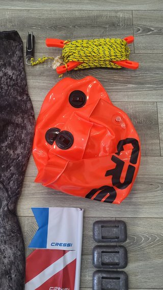 Traje Apnea Cressi + Equipo Pesca Submarina