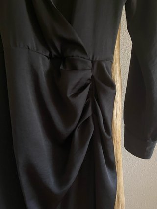 Vestido Zara negro cruzado drapeado