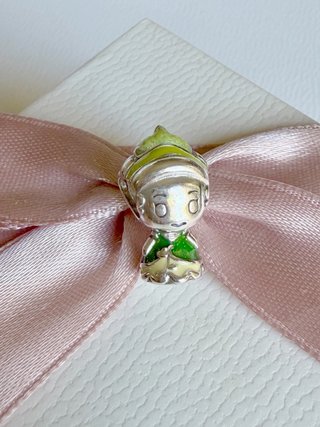 Pandora Charm Niño Verde y Plateado