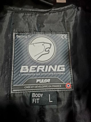 Cazadora de moto Bering negra
