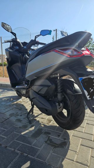 Kymco Super Dink 350i Maxi Scooter