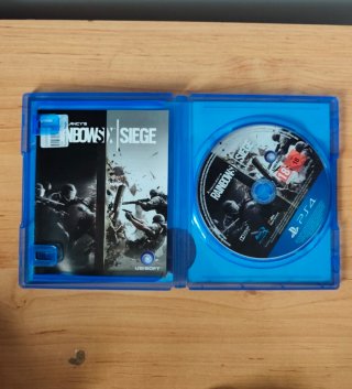 Lote 2 Juegos PS4: Rainbow Six Siege y FIFA 17