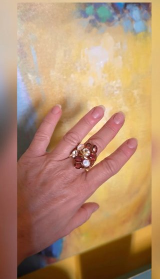 Anello con strass multicolor