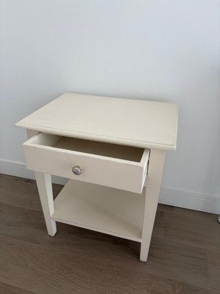 Juego 2 mesitas noche madera Mindi