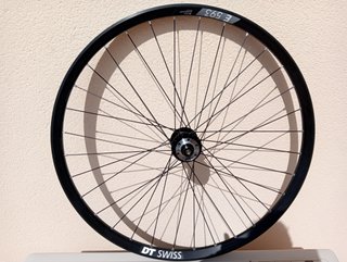 12 x148, 20 x110, 26 x30 2 DT Swiss enduro nuevas