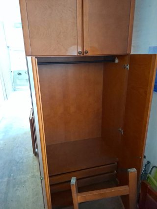2 Armarios de madera marrones