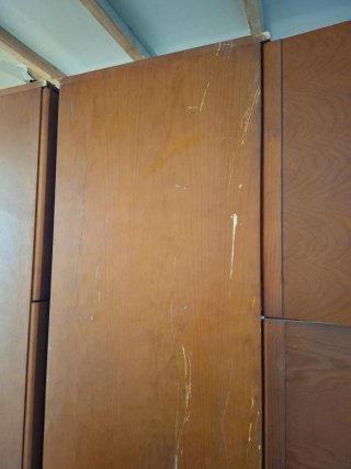 2 Armarios de madera marrones