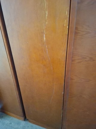 2 Armarios de madera marrones