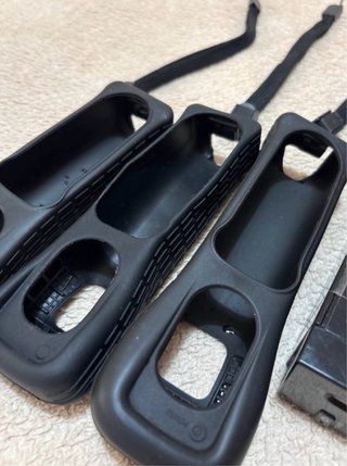Lote Juegos Wii, micrófonos y fundas de mandos