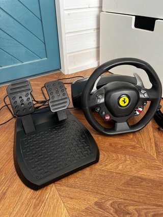 Volante Ferrari Thrustmaster