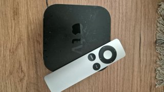 Apple TV con mando