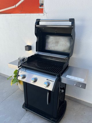 Barbacoa Weber Spirit Negra con funda