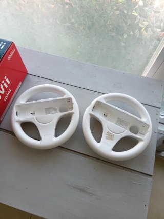 Nintendo Wii Mini Roja + Juegos + accesorios