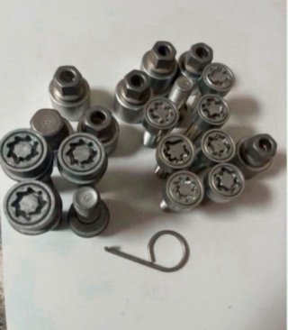 TORNILLOS ANTIRROBO VW GOLF SEAT AUDI Q7 VW T6 T7