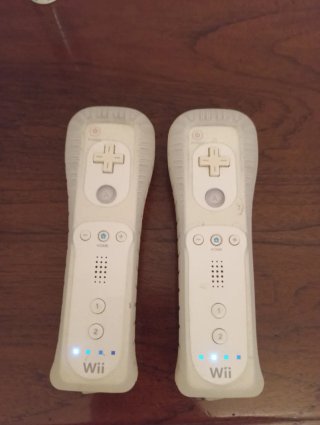 Nintendo Wii+New Super Mario Bros+2 Controller+acc