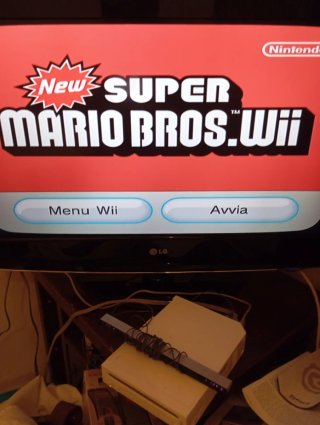 Nintendo Wii+New Super Mario Bros+2 Controller+acc