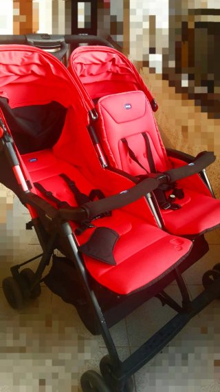 Cochecito doble Chicco rojo