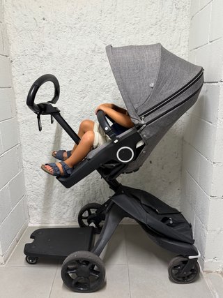 Cochecito Stokke Gris + plataforma