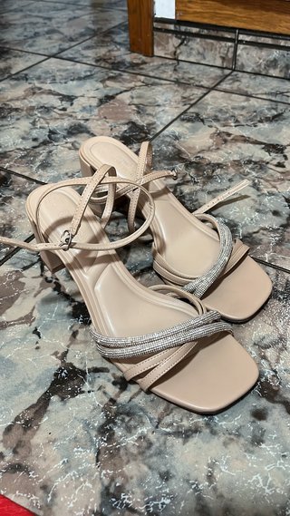 Tacones Beige con Brillantes