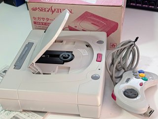 Saturn model 2 japonesa completa en caja