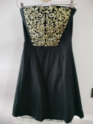 Vestido fiesta negro bordado dorado T.36