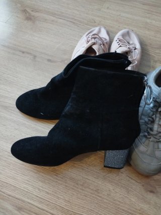 Lote Calzado Mujer: Botines, Zapatillas