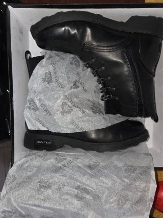 Anfibi da donna marca Armata di Mare misura 38