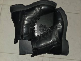 Anfibi da donna marca Armata di Mare misura 38