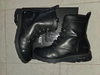 Anfibi da donna marca Armata di Mare misura 38