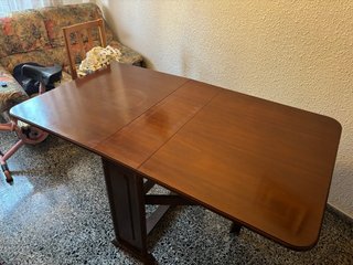 Mesa plegable de madera