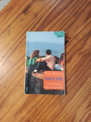 Libro Brumas de Octubre Lola González