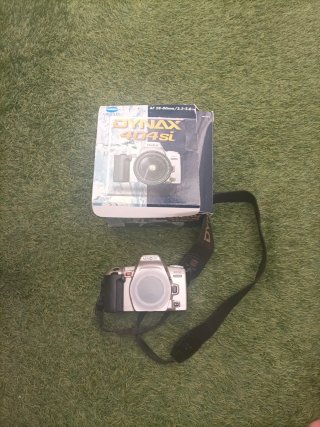 Minolta Dynax 404 si Analógica