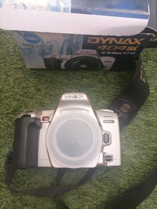 Minolta Dynax 404 si Analógica
