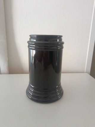 Jarrón de cristal negro