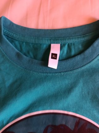 Camiseta Estampada Coche Clásico y Palmeras