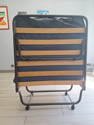 Cama plegable con colchón y ruedas