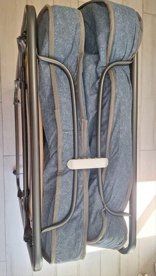 Cama plegable con colchón y ruedas