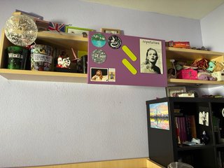 Cama compacta con estantería y cajones