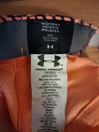 Cappello Under Armour donna color salmone