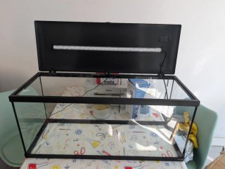Acuario 85L con tapa y luz LED