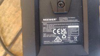 Batería V Mount NEEWER 6800mAh 99Wh