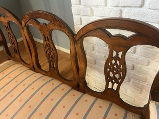 Sofá antiguo de madera de roble macizo