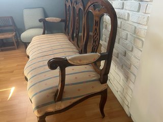 Sofá antiguo de madera de roble macizo