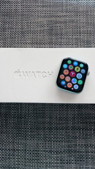 Apple Watch Series 8 GPS 45 mm + cargador y correa
