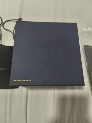 Caja Grand Seiko Azul, instrucciones y bolsa