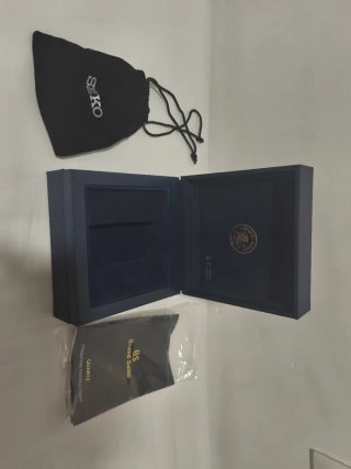 Caja Grand Seiko Azul, instrucciones y bolsa